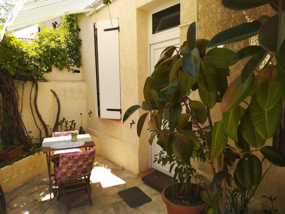 Studio Ideal Pour Deux Voyageurs Sur มาร์กเซย ภายนอก รูปภาพ