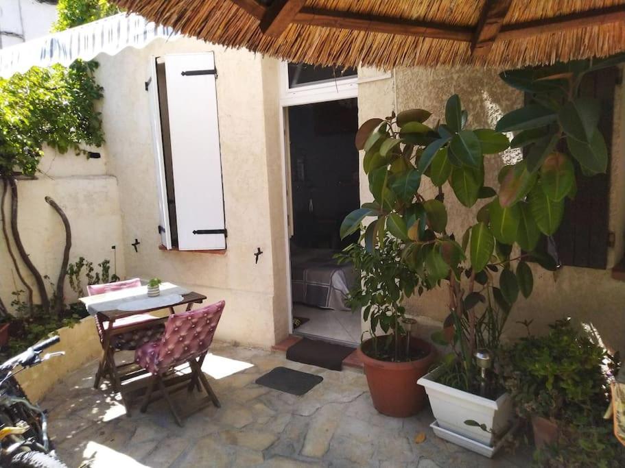 Studio Ideal Pour Deux Voyageurs Sur มาร์กเซย ภายนอก รูปภาพ