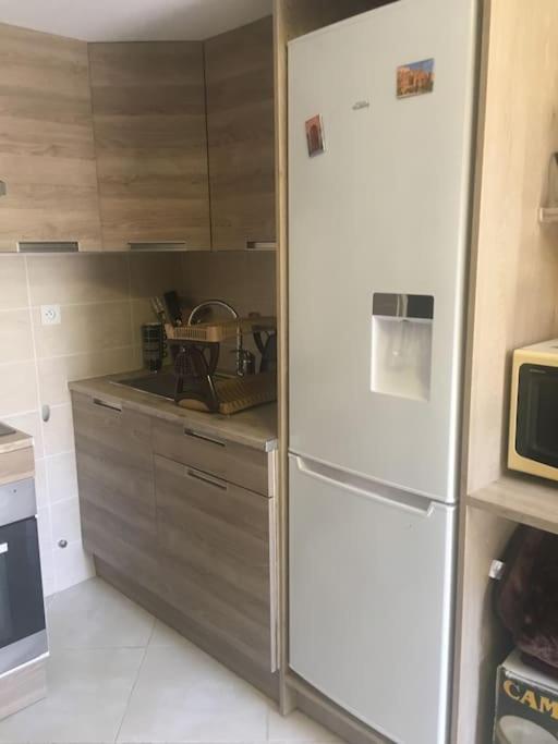 Studio Ideal Pour Deux Voyageurs Sur มาร์กเซย ภายนอก รูปภาพ